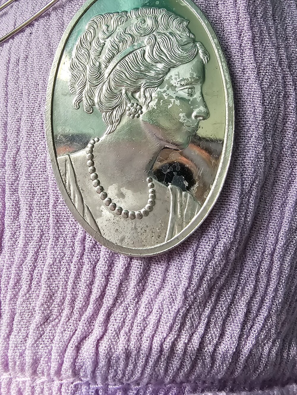 PAMP Suisse 1/2 oz .999 fine silver Lady Fortuna cameo bar pendant, of 1/2 oz - Picture 6 of 8